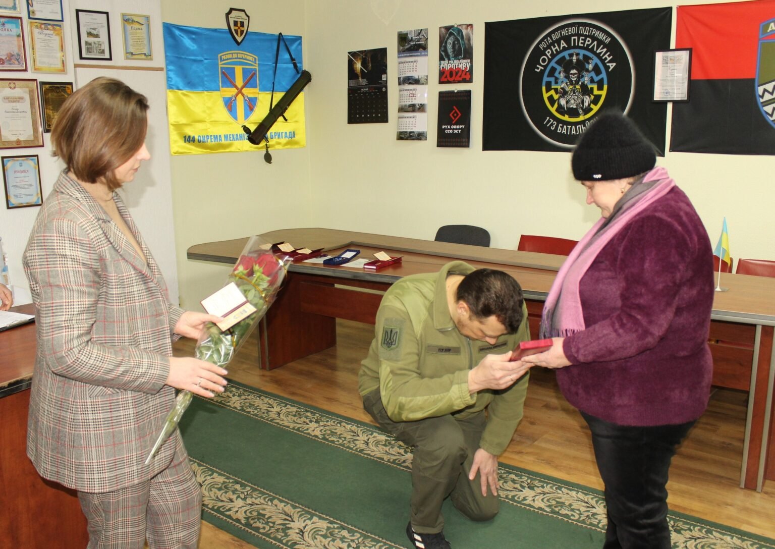 У Хмільницькому районі родинам полеглих воїнів вручили державні нагороди