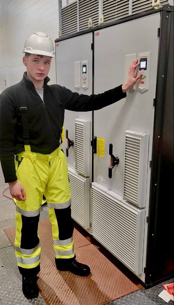 «Я і навчаюсь, і будую кар’єру»: історія студента та слюсаря МХП Владислава Кузьменка (Новини компаній)