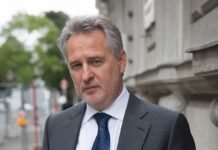 Зеленский продлил санкции против Фирташа и соратника Медведчука