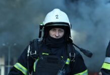 Харьков подвергся комбинированному удару: перебит газопровод, прямое попадание в высотку, пожар