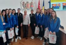 Вшанували волейболісток і хокеїстів. Дві команди отримали нагороди за досягнення