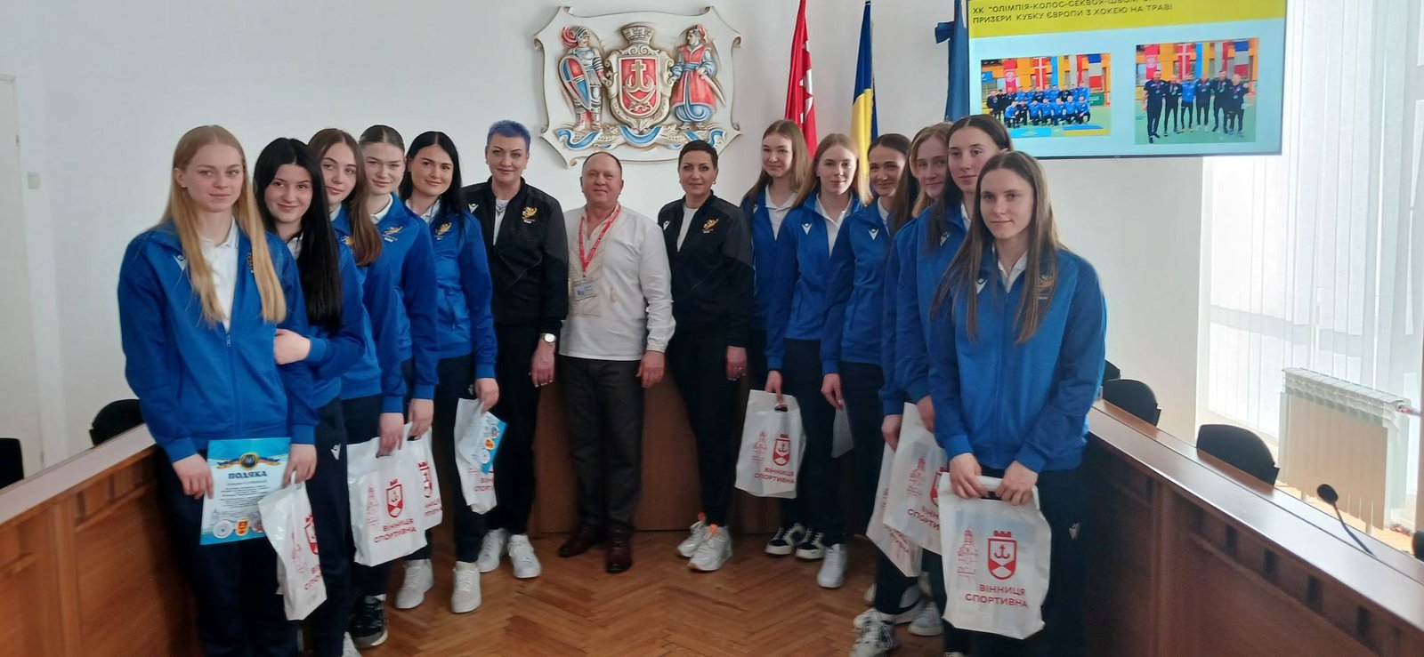 Вшанували волейболісток і хокеїстів. Дві команди отримали нагороди за досягнення
