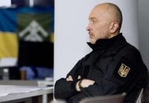 «Слишком эмоциональная реакция на триколор». Пышный отчитался в Раде о скандале с monobank