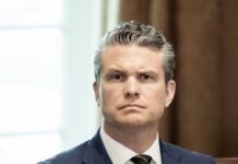 Министра обороны США заподозрили в инсайдерской торговле акциями накануне войны с Ираном