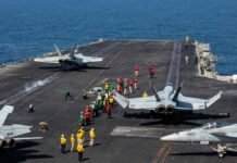 США опровергли удар баллистикой по авианосцу. Трамп говорит, что у Ирана «минус» девять судов