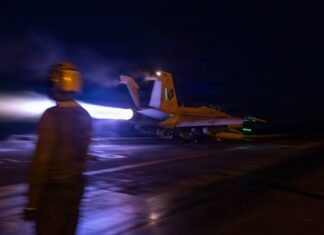 WSJ: Причиной случайного сбивания трех американских F-15 стал кувейтский истребитель