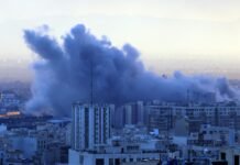 Иран угрожает ударить по посольствам Израиля во всем мире, если тот атакует его в Ливане