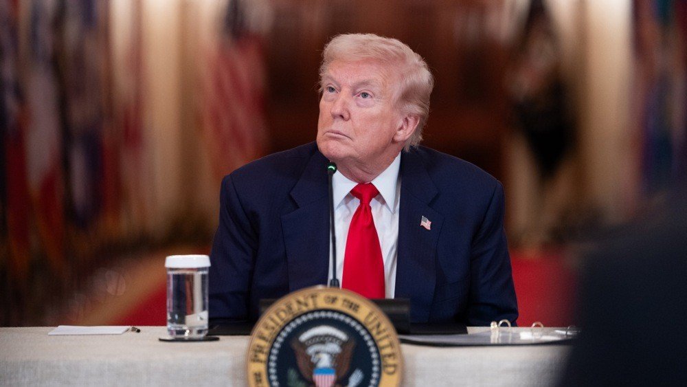 Трамп выдвинул Ирану ультиматум: открытие Ормузского пролива или все электростанции будут уничтожены