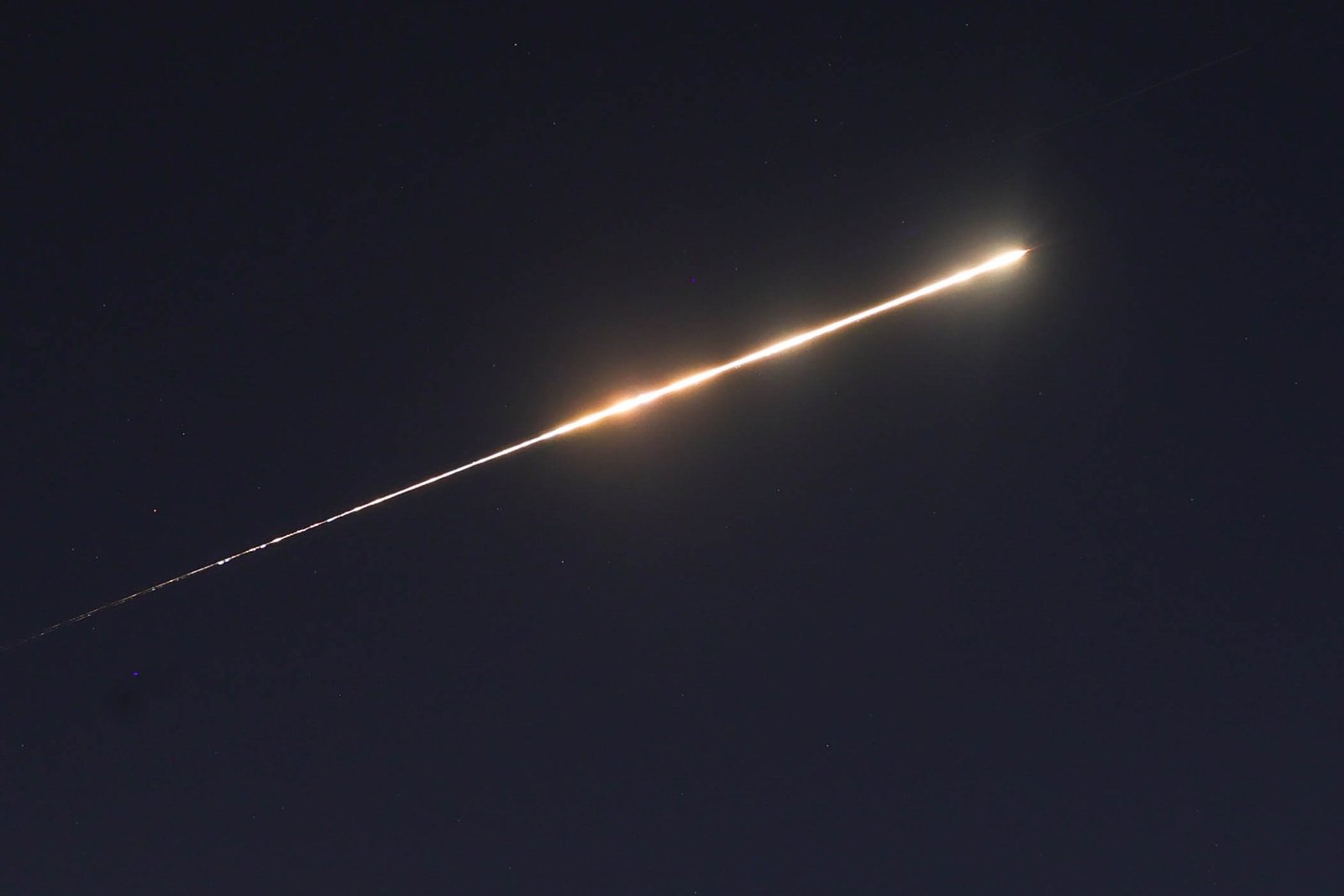 В Дубае погиб мужчина после атаки Ирана. КСИР заявил об ударе по «военной базе США»