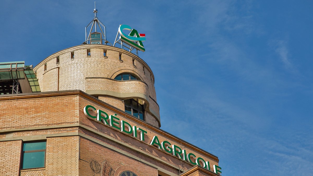 Ставка на запад и агросектор. Зачем Credit Agricole покупает Банк Львов