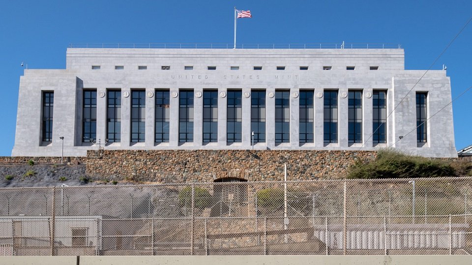 Монетный двор США временно убрал оливковую ветвь с монеты номиналом 10 центов – фото