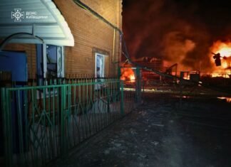 Атака по Киевской области: четверо погибших, в столице перебои с транспортом, отключения света, фото