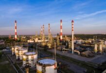 Украина поразила один из старейших НПЗ России – видео