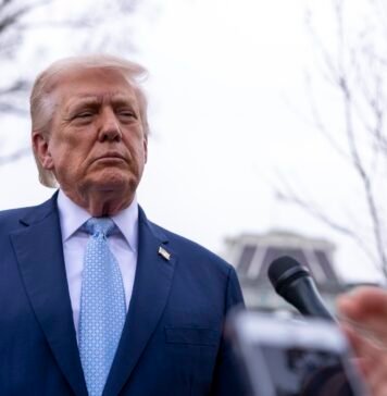 Трамп заявил о временном прекращении ударов по Ирану – цена на нефть обвалилась