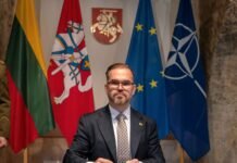 Дрон, упавший в Литве, мог сбиться с курса во время атаки на российский порт Приморск.