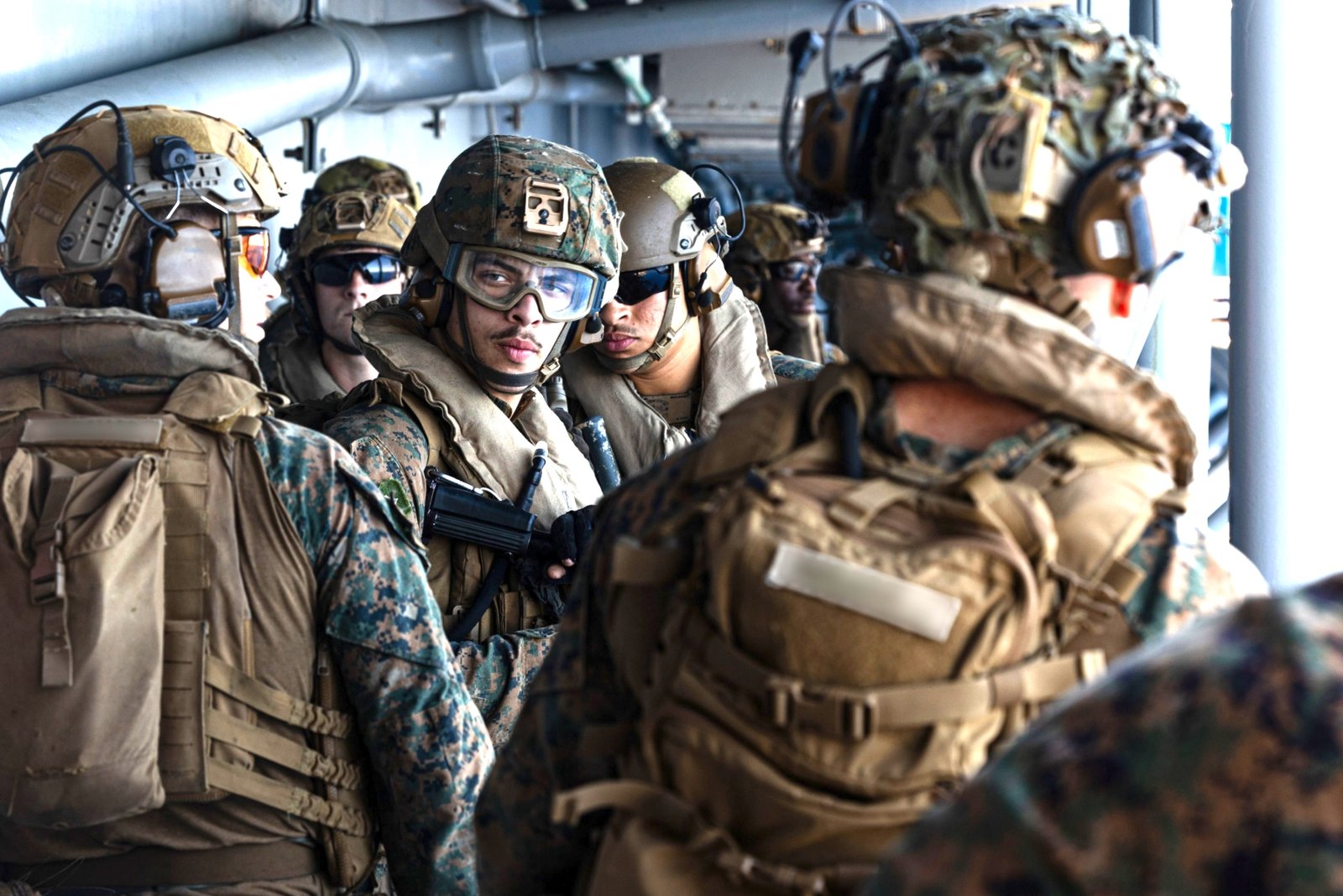 На Ближний Восток прибыли более 3000 американских морских пехотинцев