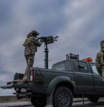 РФ тестирует новую тактику: «Шахеды» массированно атакуют днем, возможны ракеты