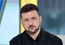 Зеленский предложил выбор для депутатов: работать в Раде или идти на фронт