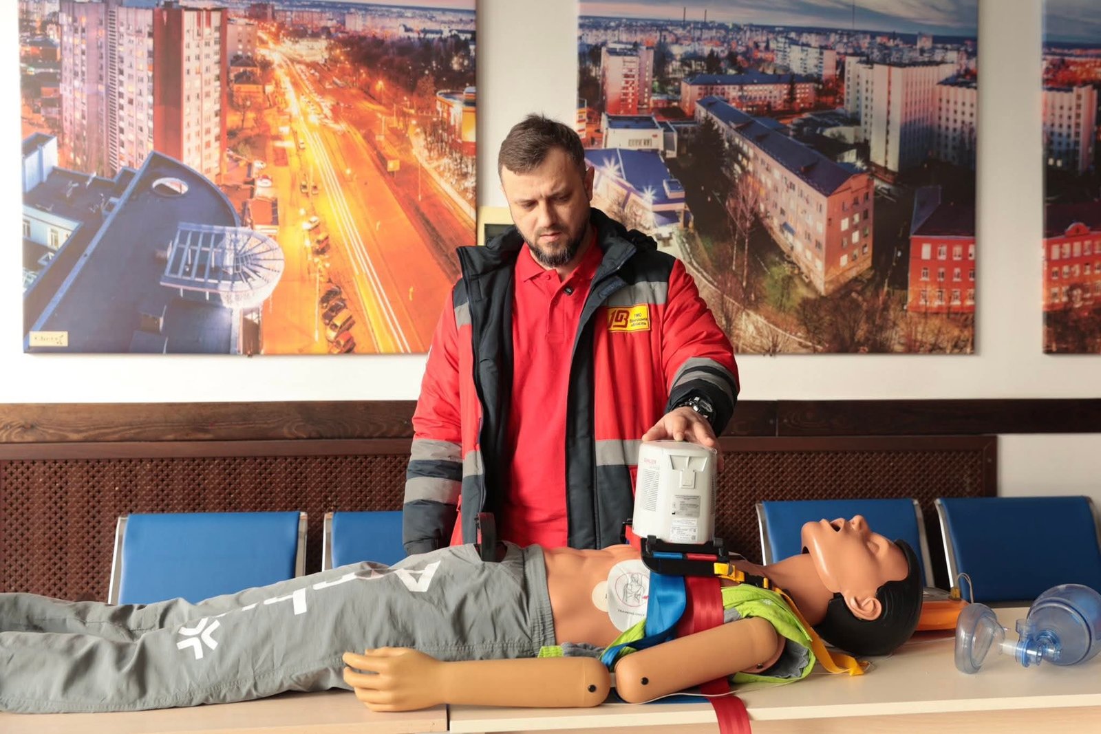 Вісім лікарень Вінниччини отримали сучасні системи кардіомасажу EASY PULSE