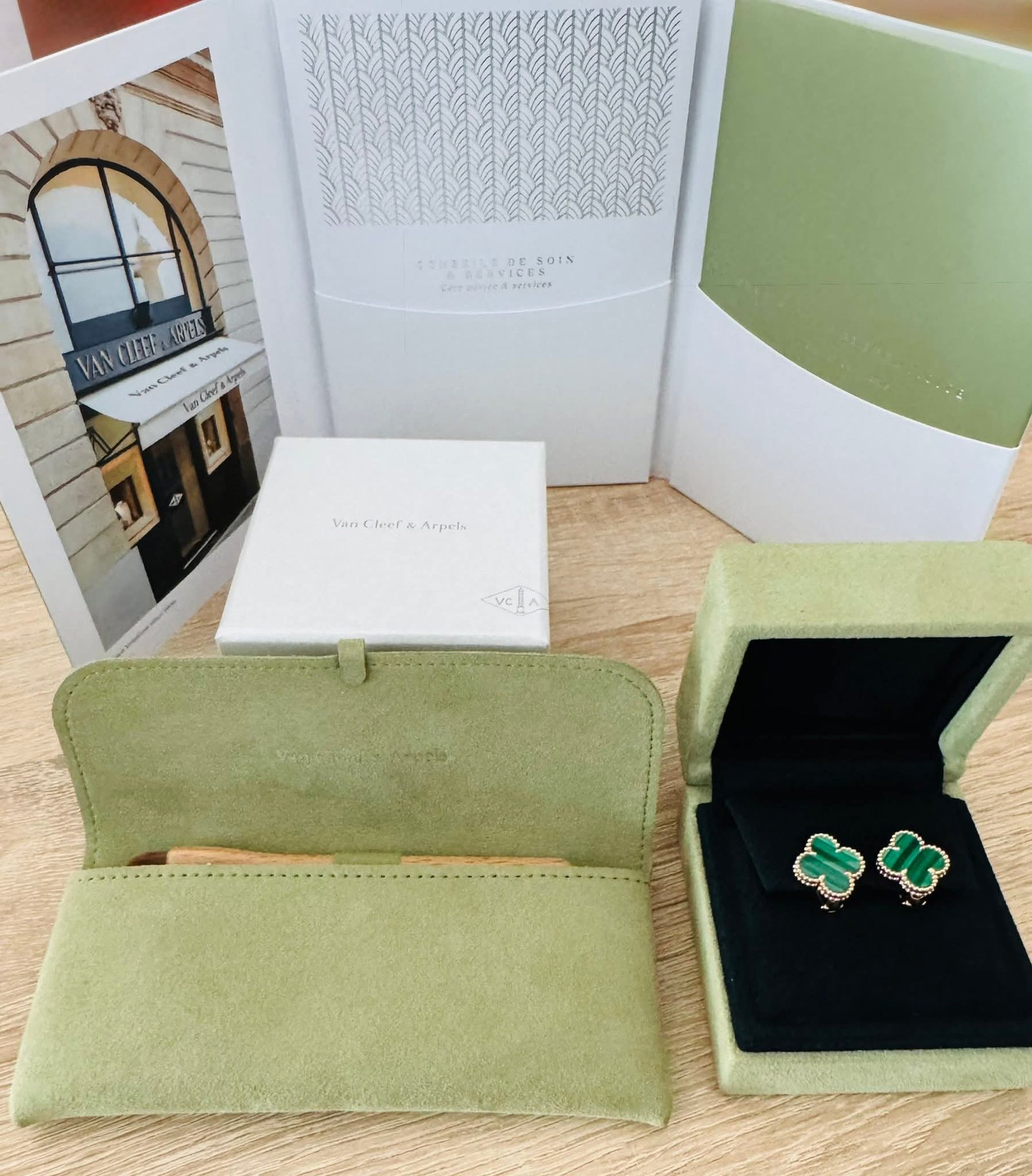 На Вінниччині викрили спробу ввезення брендових прикрас через «зелений коридор»