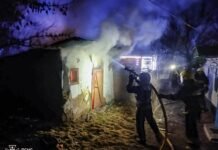 У Козятині пожежа з гаража перекинулася на будинок: власник отримав опіки