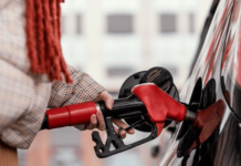 Бензин на АЗС по 100 гривен: водителям сказали, ударит ли война в Иране по кошельку