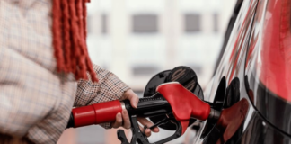 Бензин на АЗС по 100 гривен: водителям сказали, ударит ли война в Иране по кошельку