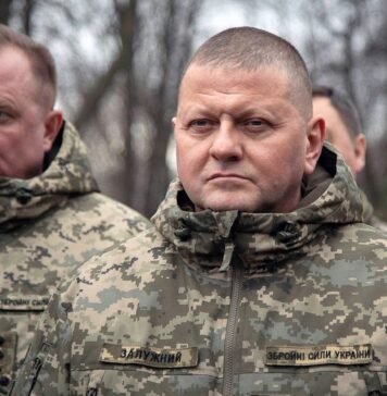 «Я от Залужного»: кто на самом деле окружает экс-главкома и имеет ли он тайный штаб