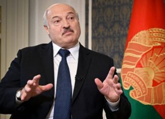 Лукашенко обменял политзаключенных на отмену санкций США