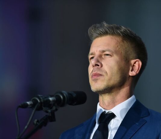 Выборы в Венгрии: Мадьяр хочет переписать конституцию, чтобы очистить власть от Орбана