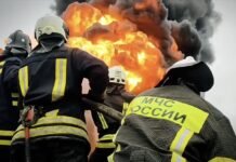 В российском Саратове вторые сутки горит НПЗ после удара дронов