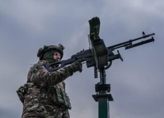 Дроны с семи направлений и более десяти «прилетов»: что известно о ночной атаке РФ