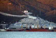 Крупнейший черноморский порт РФ работает с ограничениями после атак Украины, — Bloomberg