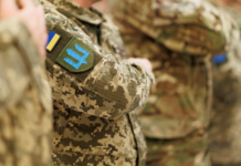 В Виннице мужчина ножом ранил двух военнослужащих ТЦК, один из них – в реанимации