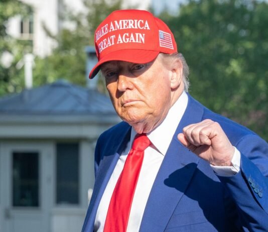 Трамп пообещал открыть Ормузский пролив и назвал условие «успешной сделки» с Ираном