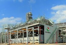 Генштаб подтвердил поражение российского НПЗ в 1400 км от границы