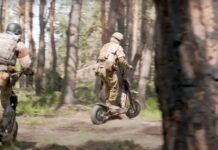 Латвийские военные используют электросамокаты на фронте в Украине
