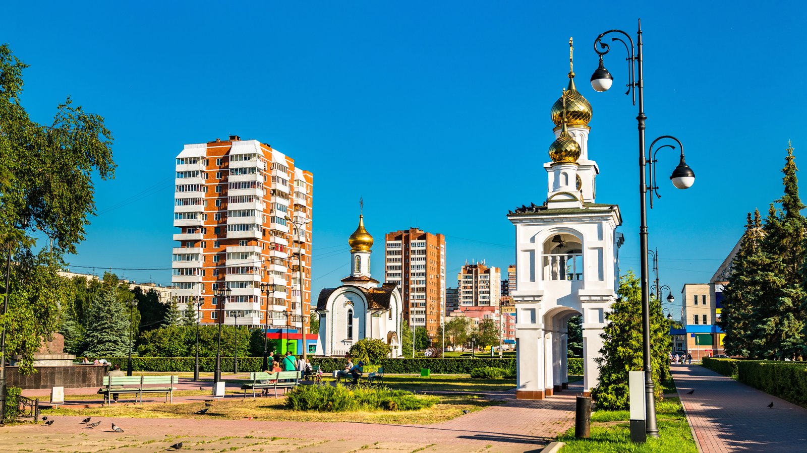 В РФ атакованы Тольятти и Таганрог, пылает территория химзаводов