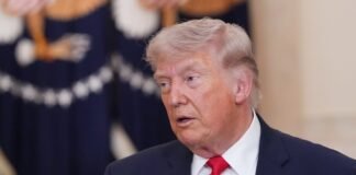 Трамп заявил, что военные США останутся вблизи Ирана. Угрожает еще более сильными ударами