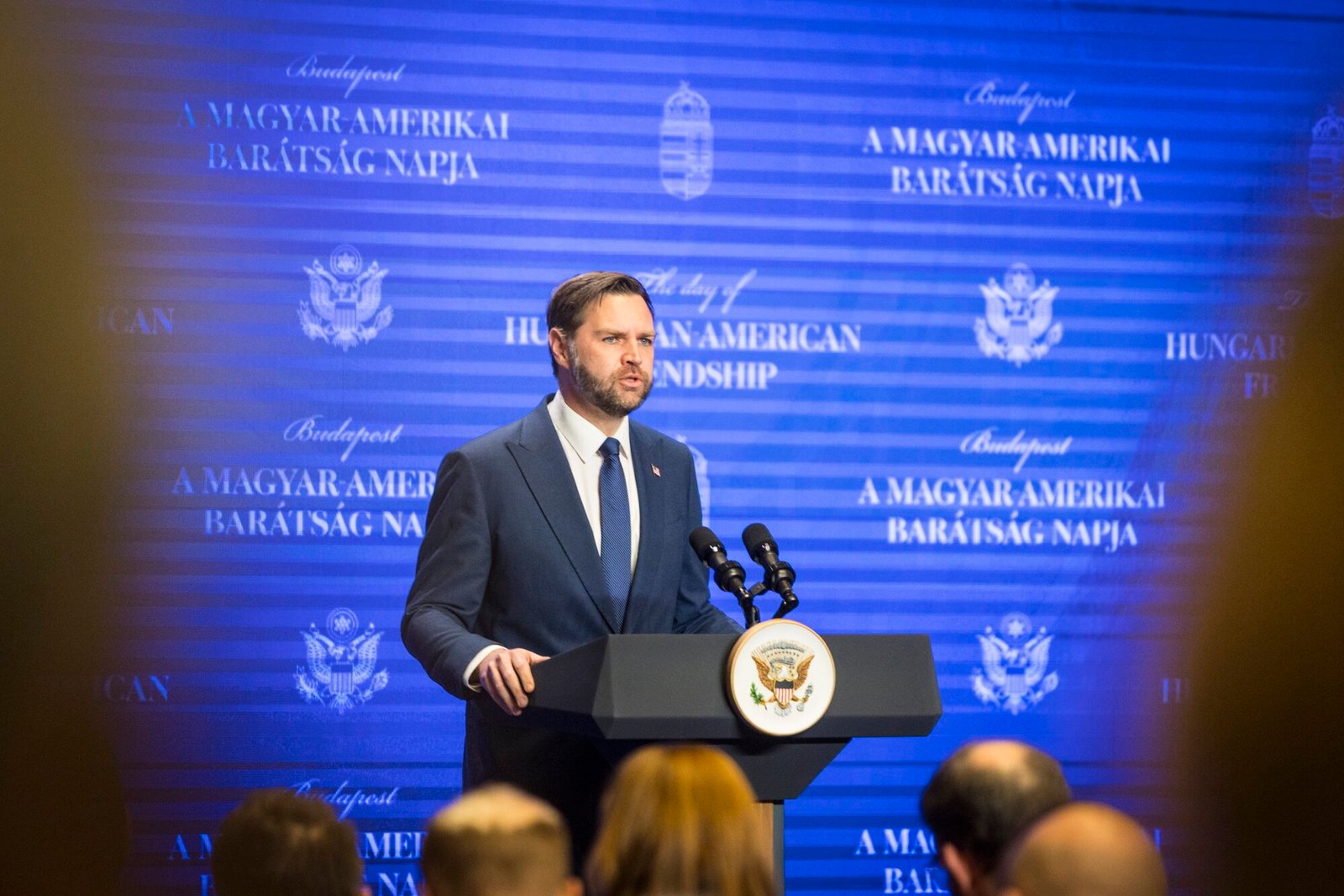 Вэнс предостерег Иран от «игр с нами», отправляясь на переговоры в Пакистан