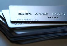 НБУ: В 2025 году мошеннических операций с картами стало меньше, но сумма убытков выросла