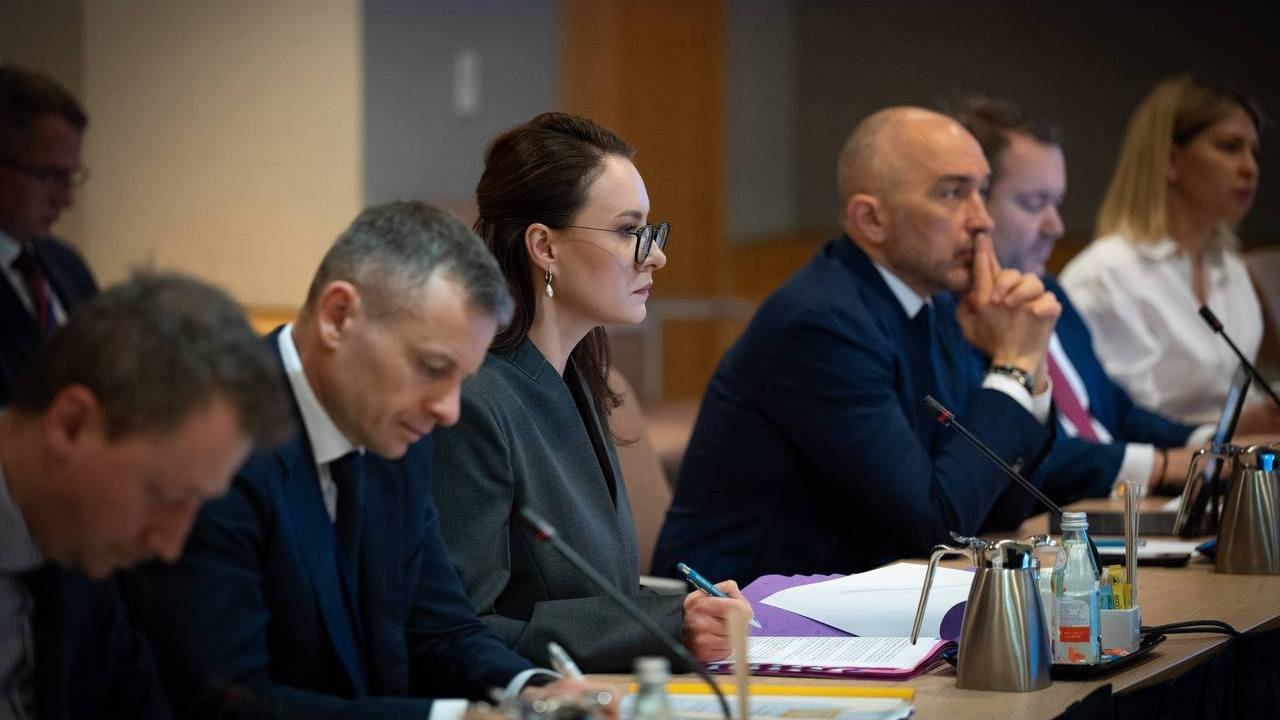 МВФ отложил на год требование по НДС для ФЛП. Теперь основное требование – налог на посылки