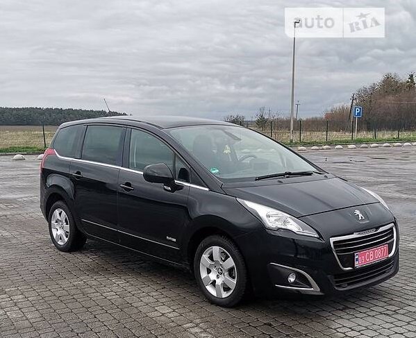 Нерухомість у Польщі та гектари землі в Яришівці: що задекларувала родина вінницької прокурорки