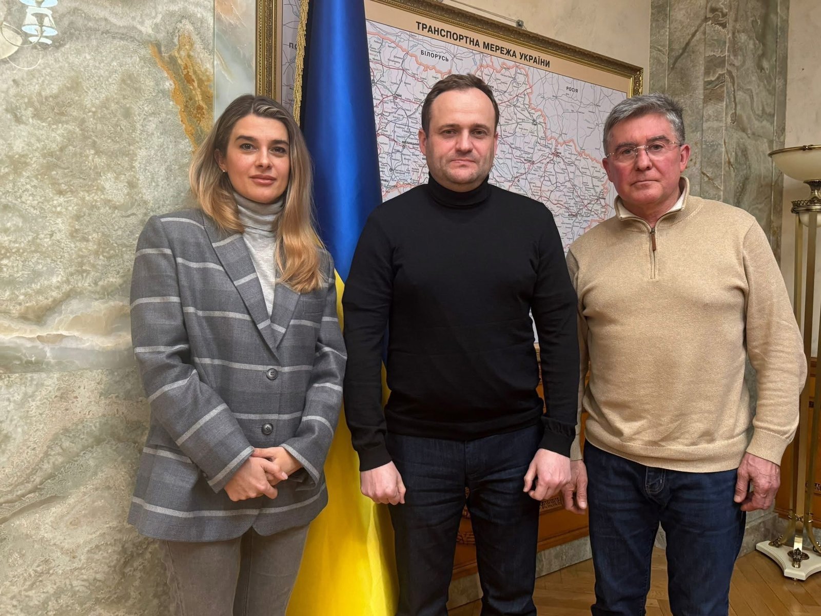 На Вінниччині оновили частину траси Р-33: роботи тривають