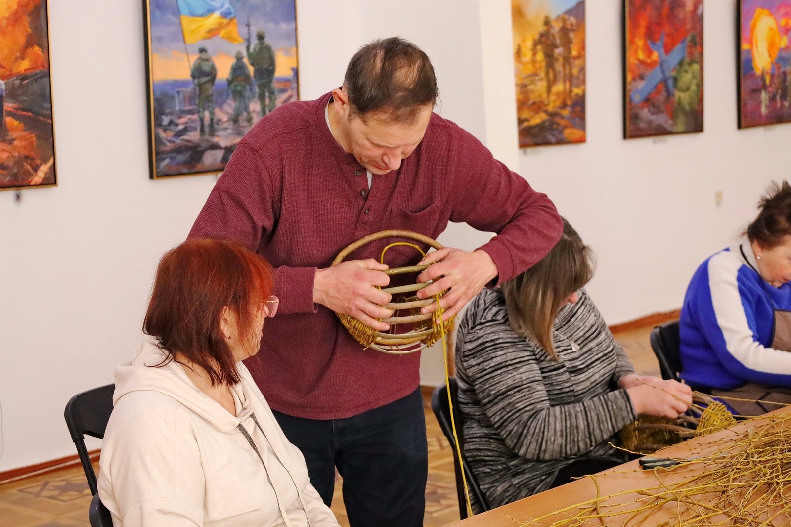 У Вінниці навчатимуть лозоплетінню: у музеї проведуть майстер-клас із виготовлення вази