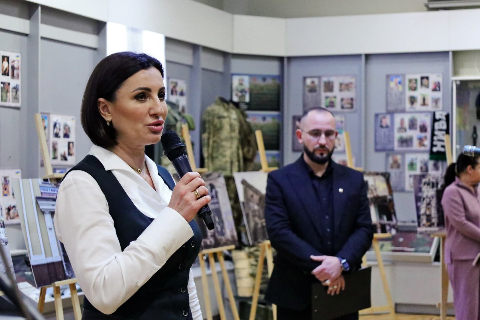 У Вінниці відкрили фотовиставку «Харків #Залізобетон»