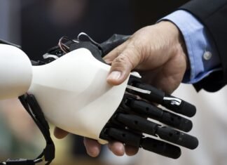 В Китае роботы-гуманоиды впервые обогнали людей в полумарафоне