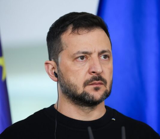 Зеленский объяснил, почему Трамп не может быть гарантией мира в Украине