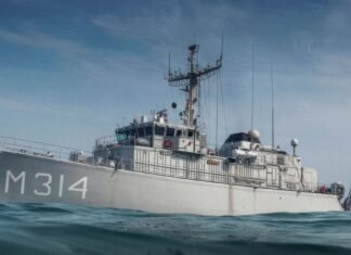 Украина получила минный тральщик «Геническ» с подводными дронами