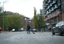 В Киеве ПВО работает по дронам: что известно о последствиях